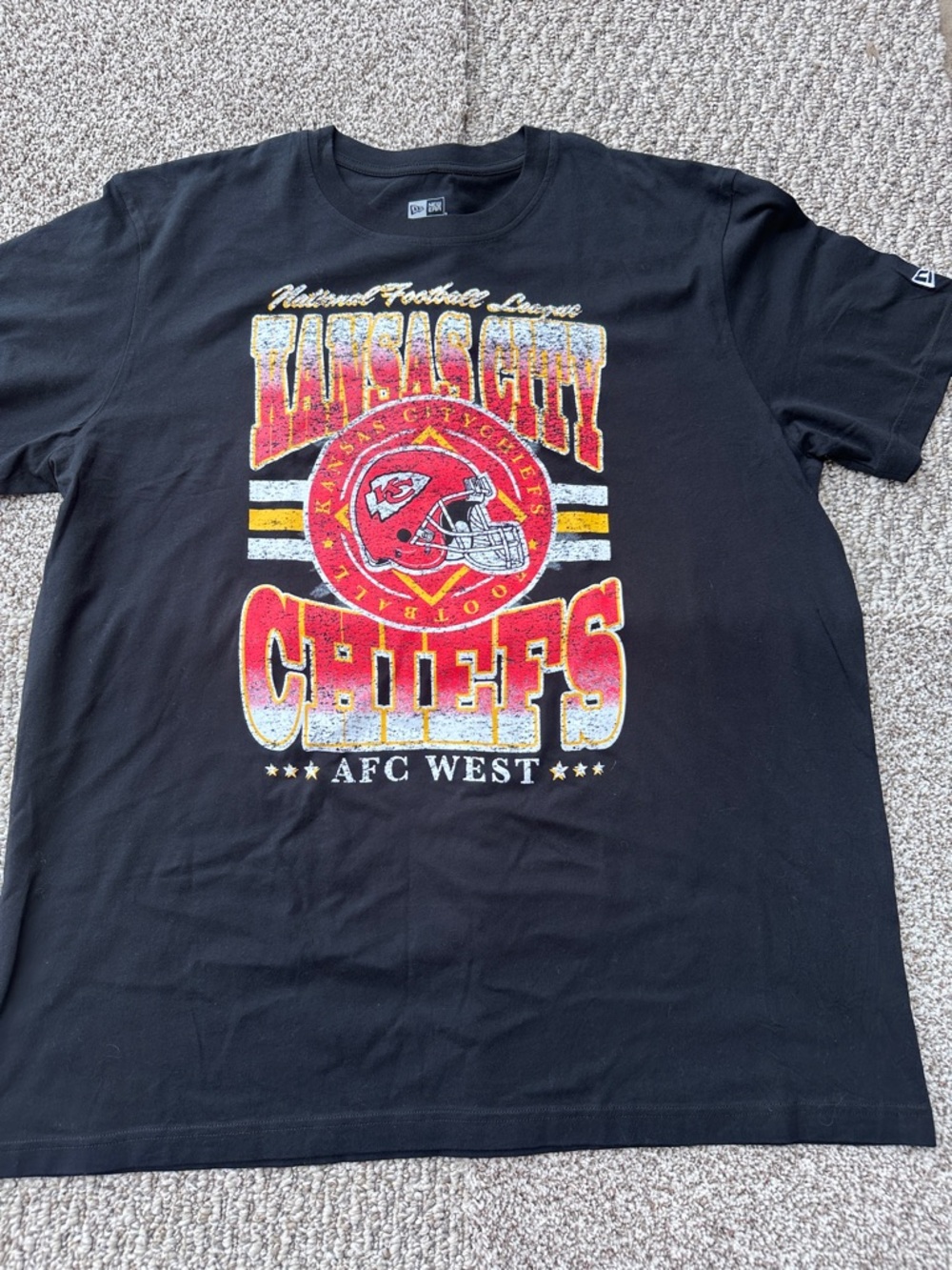 New era Kansas City Chiefs Black Graphic Tee - NFL Team Shirt (read)